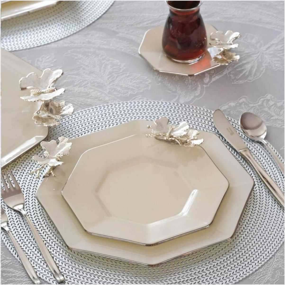 GLORE DOLMABAHÇE SEKİZGEN KREM PLATİN 28 PARÇA TEA TİME