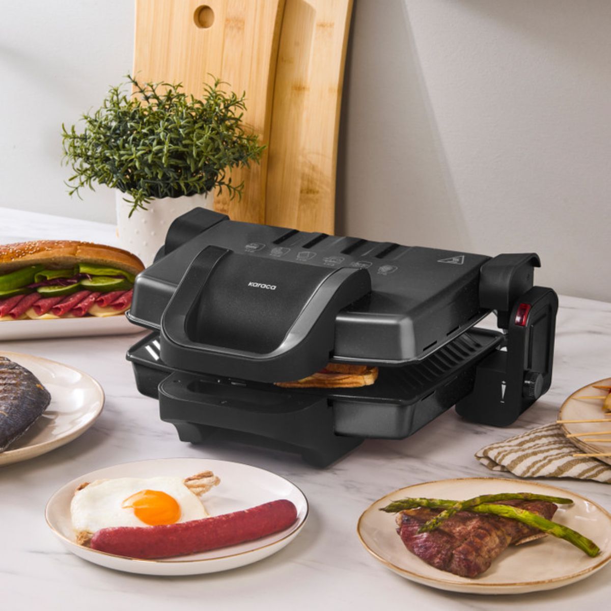 Karaca Future Çeyiz Shıny Black Tost Makinesi