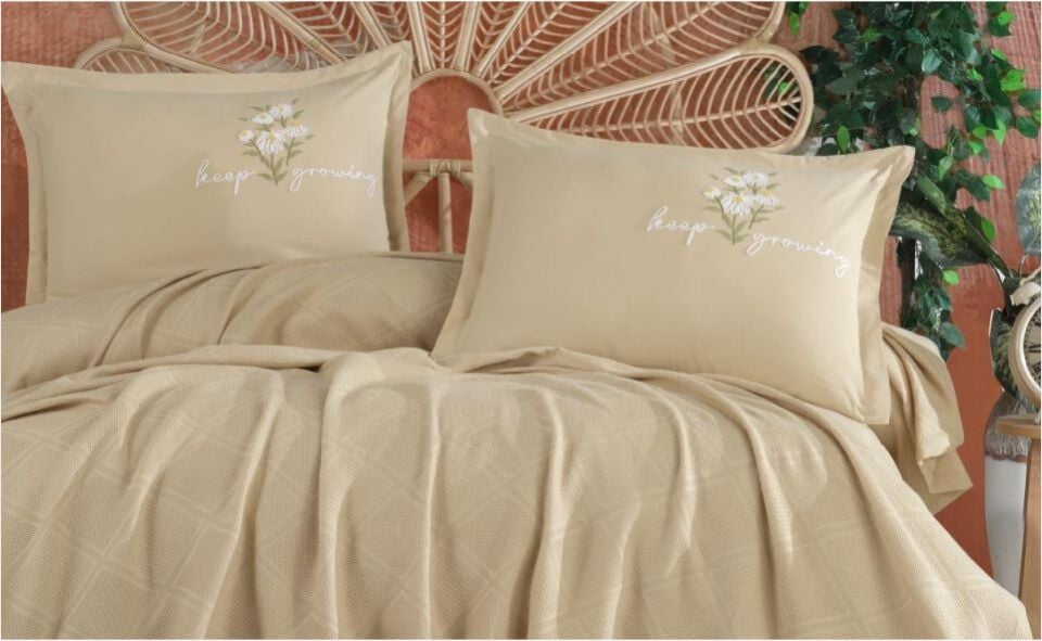 Aran Clasy Butik Çift Kişilik Nakış Detaylı Pike Takımı Etta V5 Taba Rengi