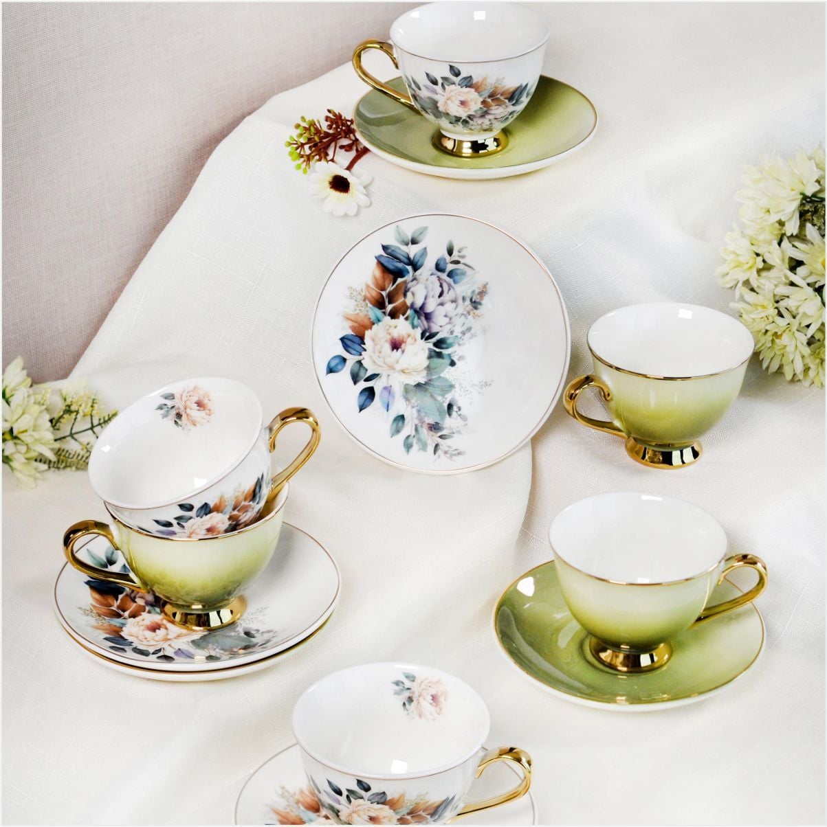 Şener  P/Por-101759Paçi-Botania Çiçekli Yaldızlı Kahve Fincan