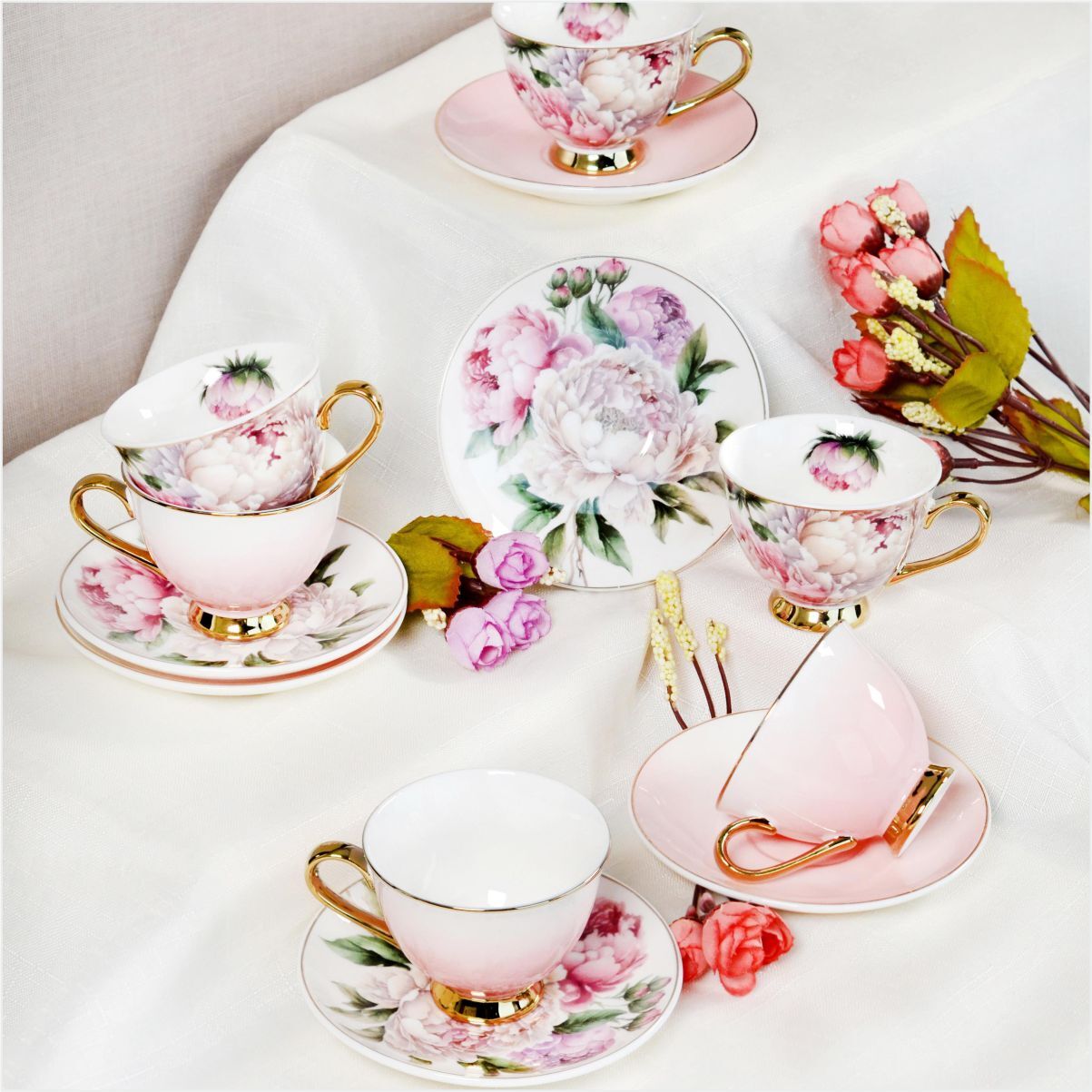 Şener P/Por-101762 Paçi-Garden Çiçekli Yaldızlı Kahve Fincan