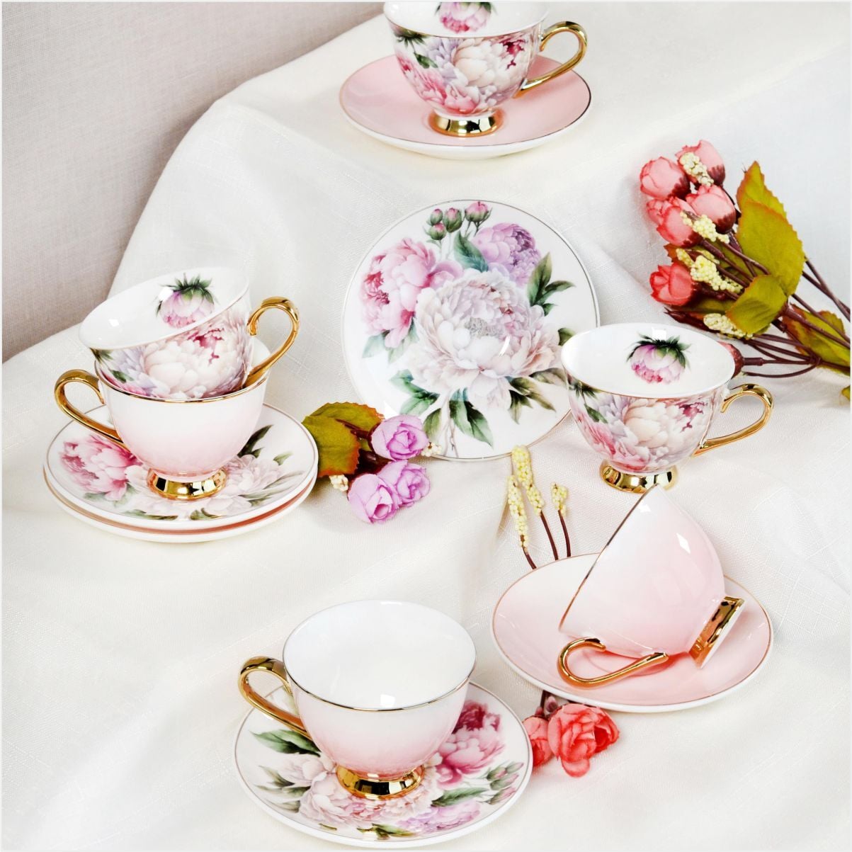 Şener P/Por-101762 Paçi-Garden Çiçekli Yaldızlı Kahve Fincan