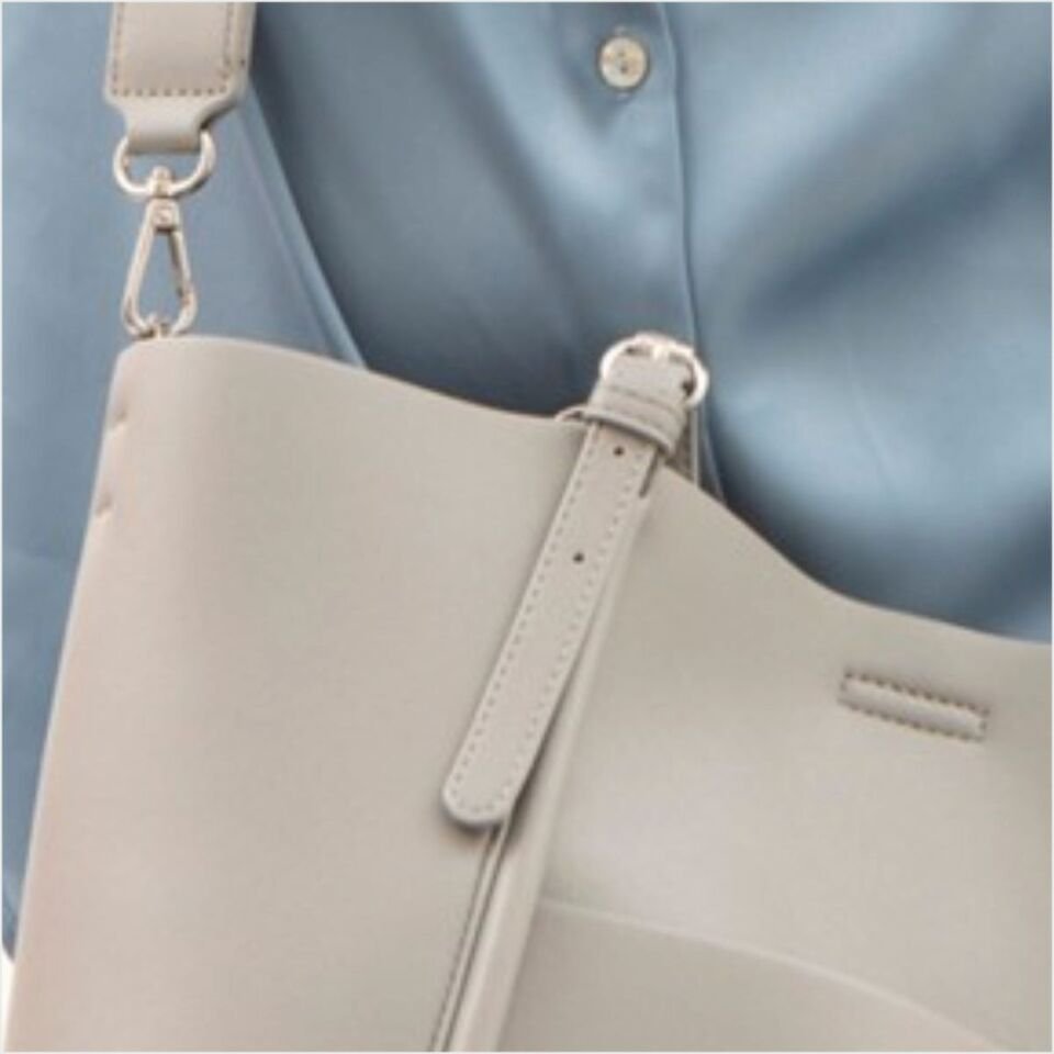 Benetton  BNT-1512 Naturel Kol Çantası Taş