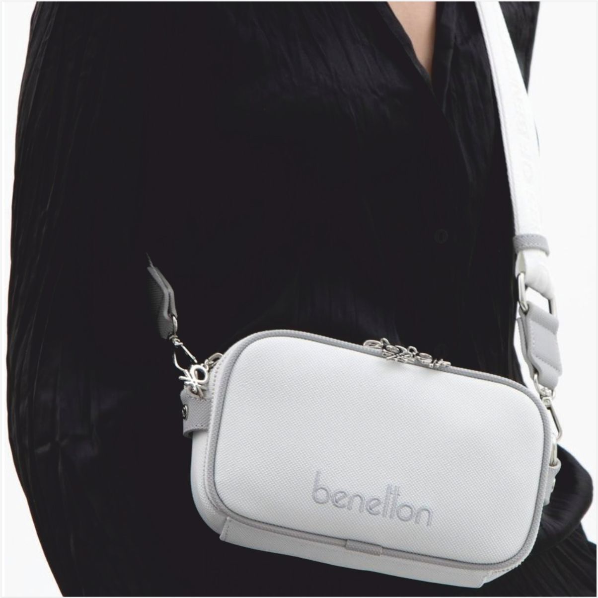 Benetton  BNT-1626 Nano Kol Çantası Beyaz-A.Gri