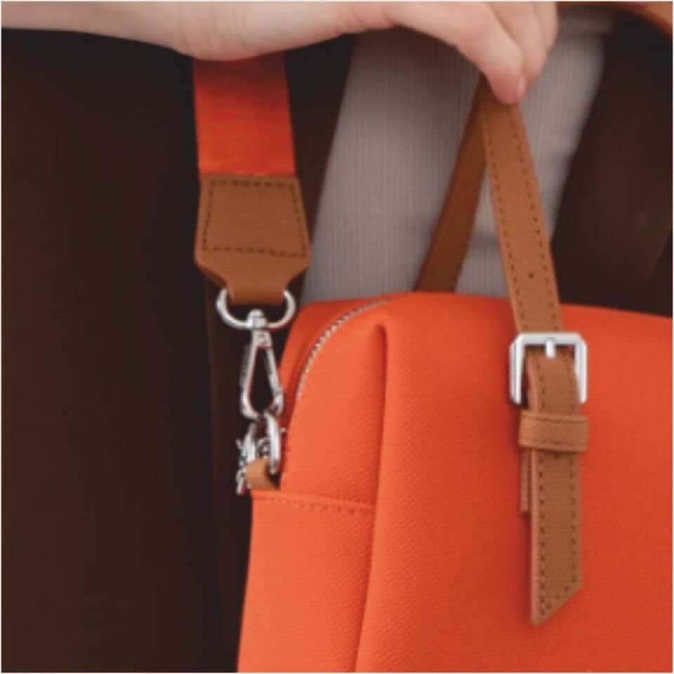 Benetton  BNT-1582 Nano Çapraz Çanta Turuncu-Camel