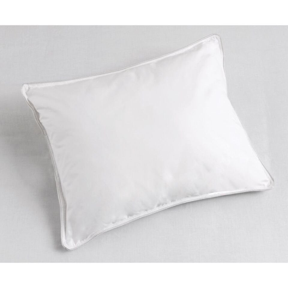 Taç Biyeli Bebek Yastığı