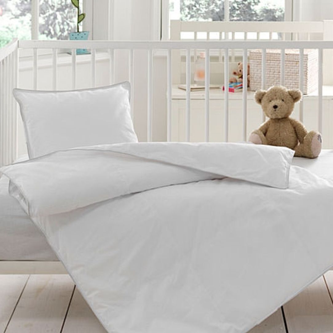 Taç Biyeli Bebek Yorganı