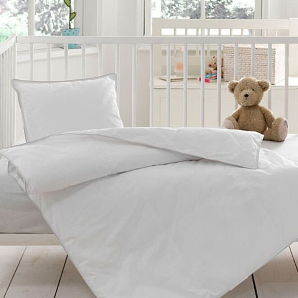 Taç Biyeli Bebek Yorganı