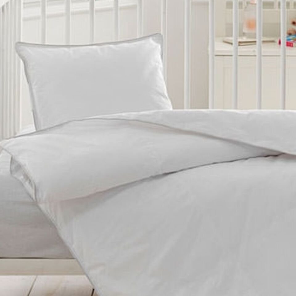 Taç Biyeli Bebek Yorganı