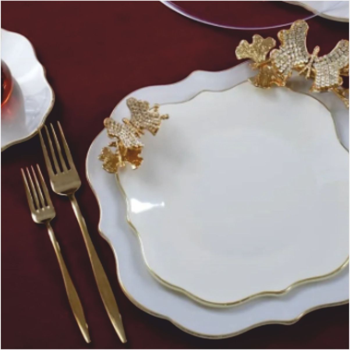 Glore Dolmabahçe Lotus Krem Altın Yaldızlı 6 Kişilik 34 Parça Pasta Servis Takımı