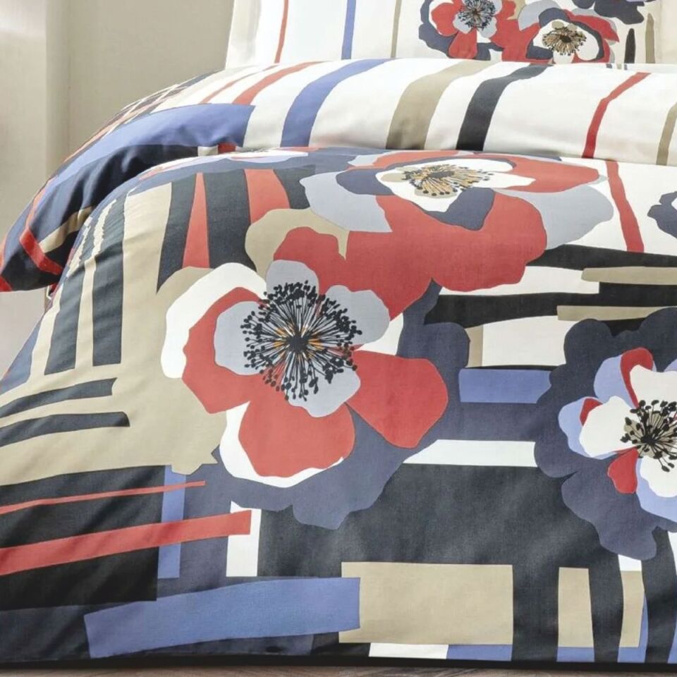 Taç Vanessa Saten Nevresim Takımı Kırmızı Çift Kişilik