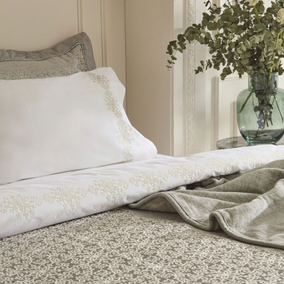 Karaca Home Rosette Çeyiz Seti Çift Kişilik Antrasit