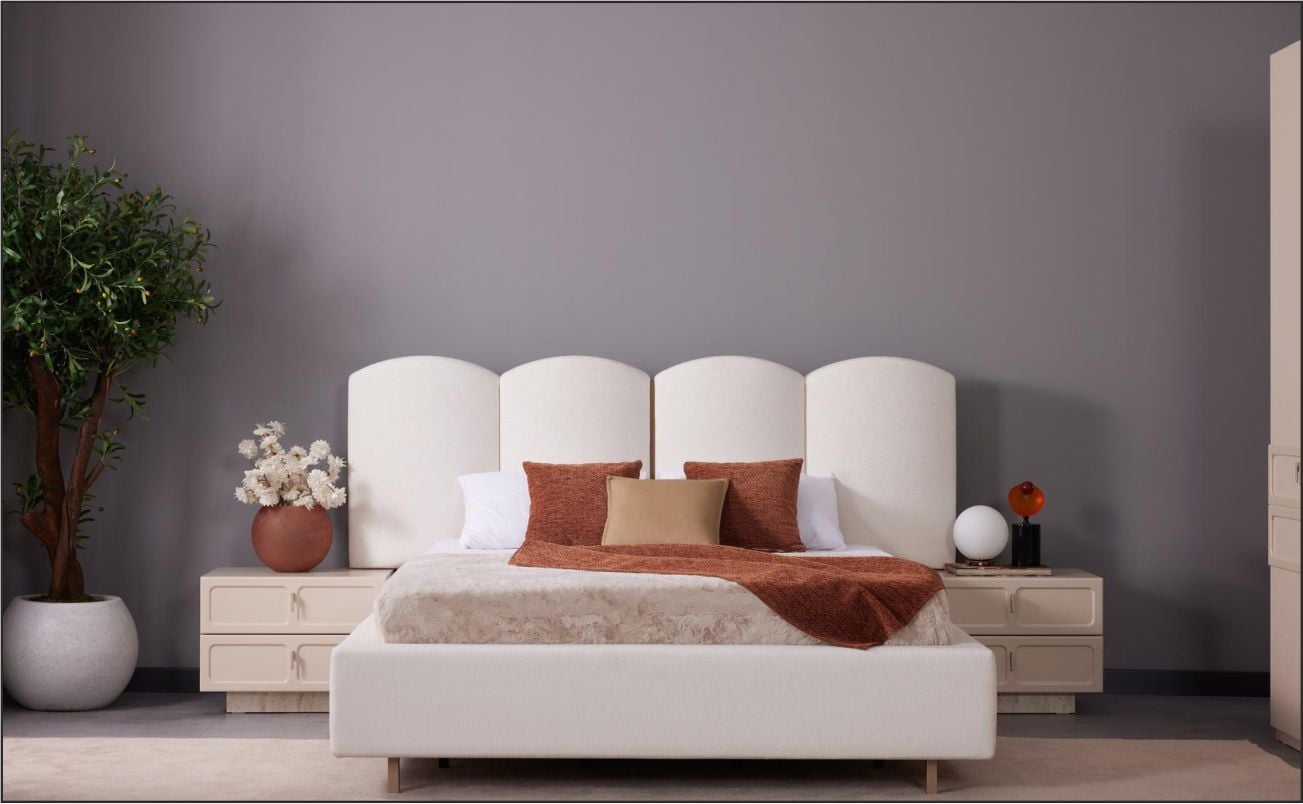 LİDYA DANTE KOMİDİN