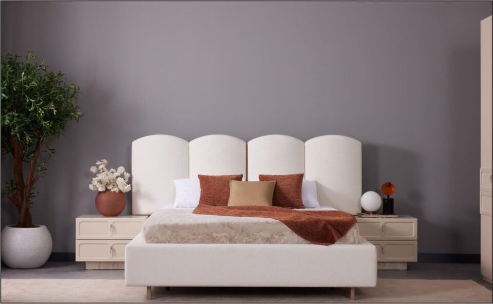 LİDYA DANTE KOMİDİN