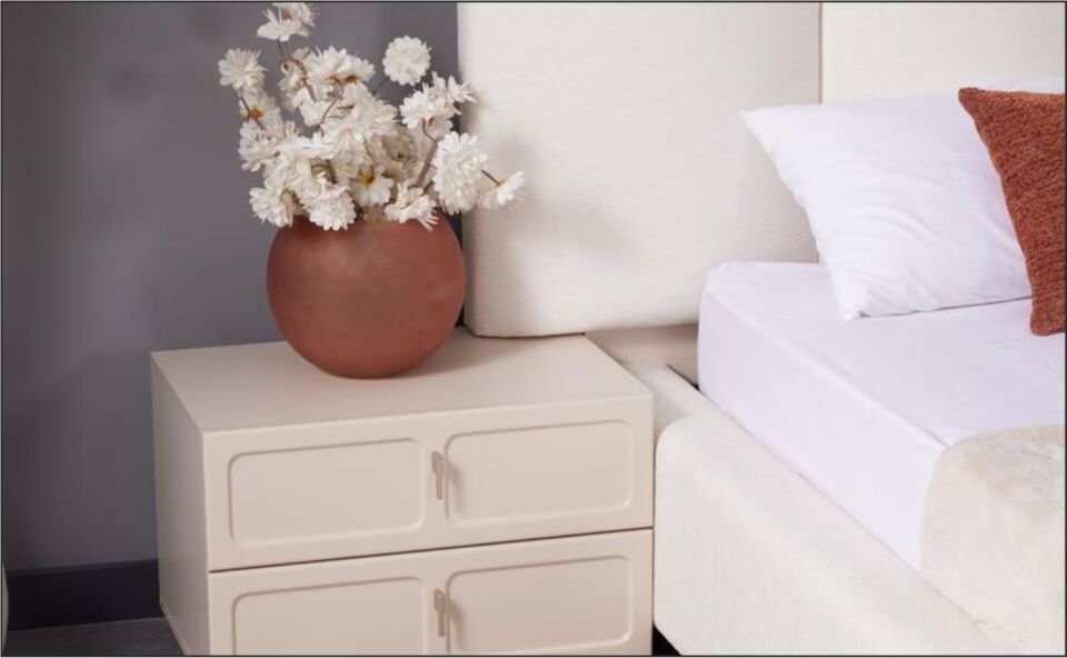 LİDYA DANTE KOMİDİN