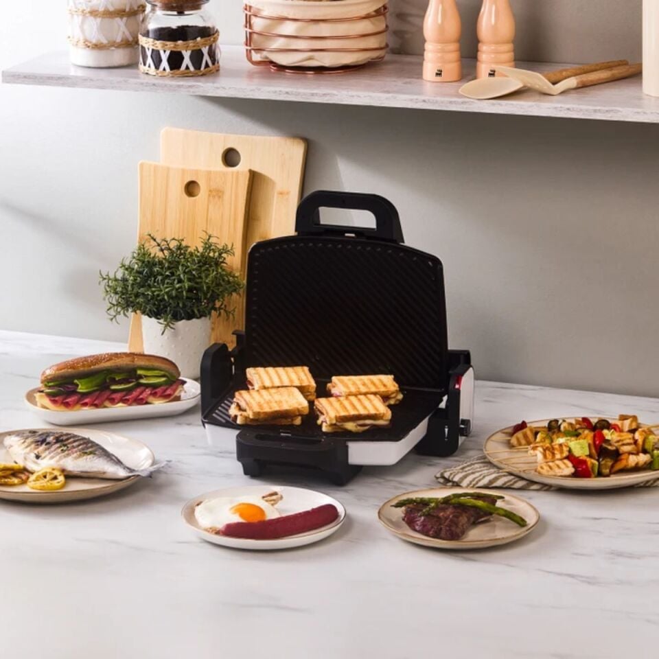 Karaca Future Tost Makinesi Pearl White 4 Dilim Kapasiteli