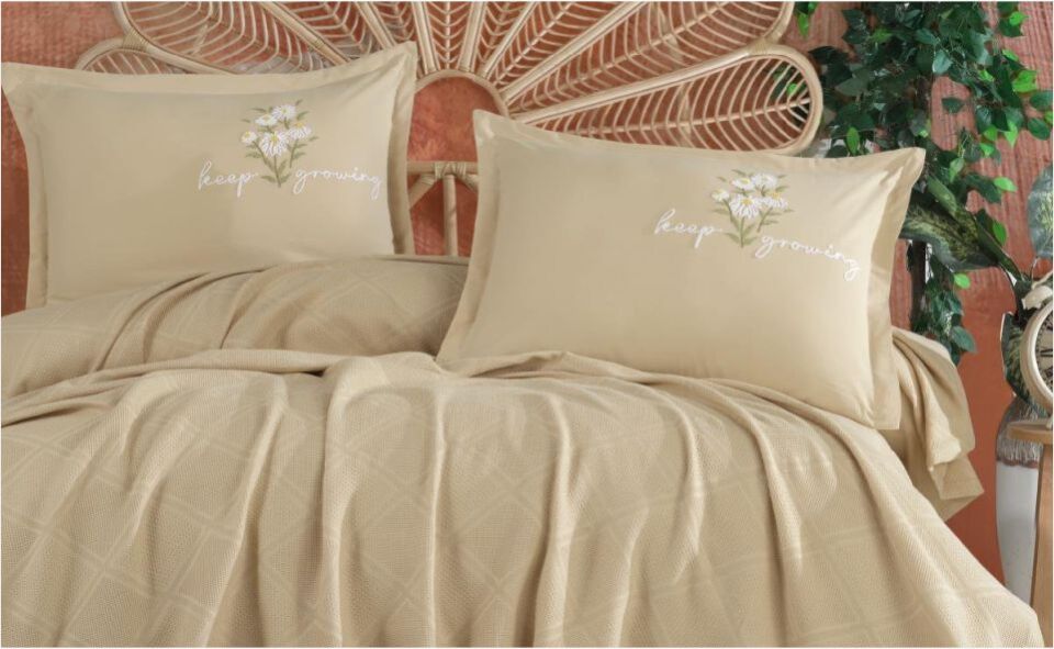 Aran Clasy Butik Çift Kişilik Nakış Detaylı Pike Takımı Etta V5 Taba Rengi